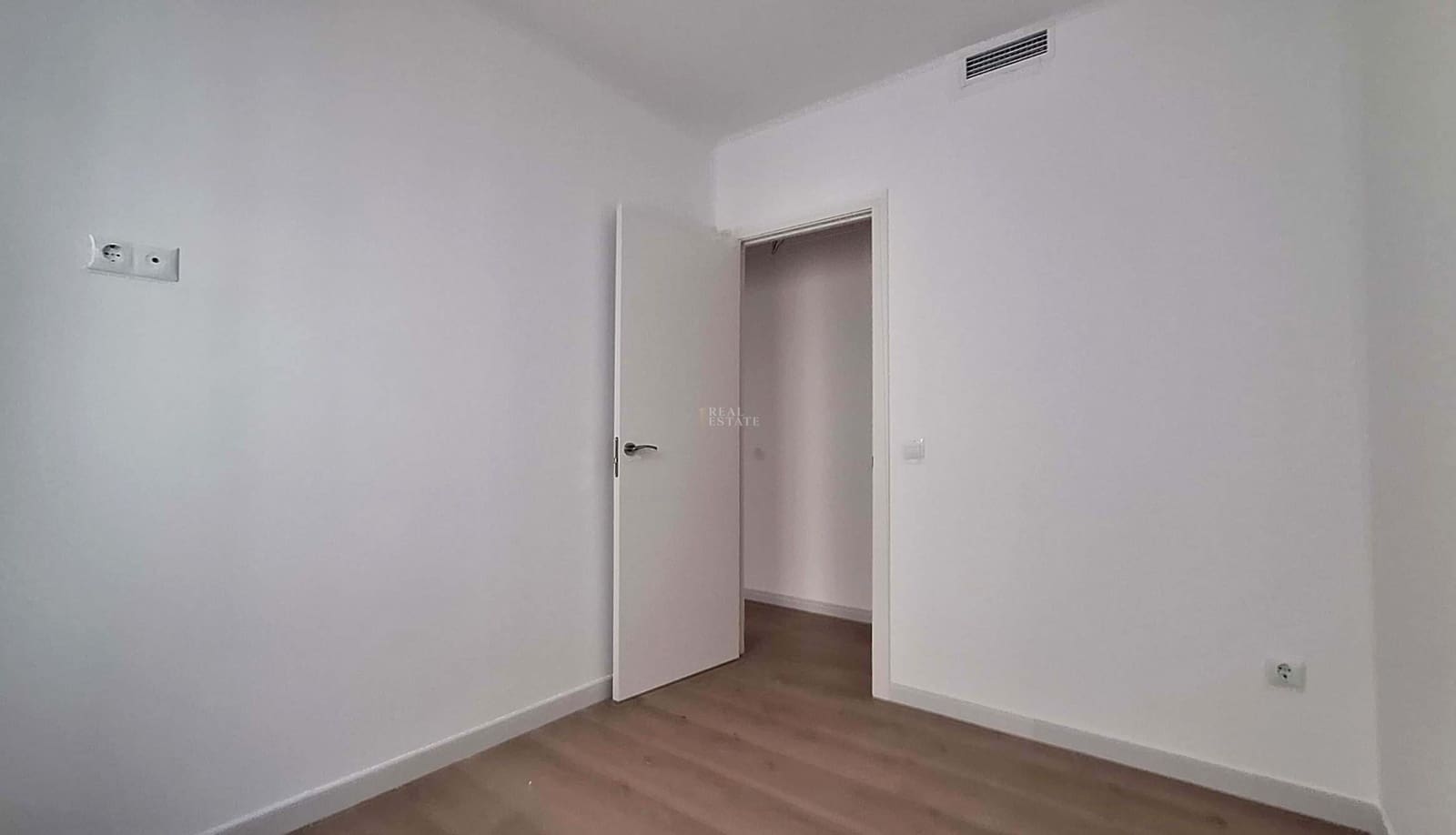 Casa de 3 habitaciones en Elche / Elx en venta - 186.000 € (Ref: 9496500)