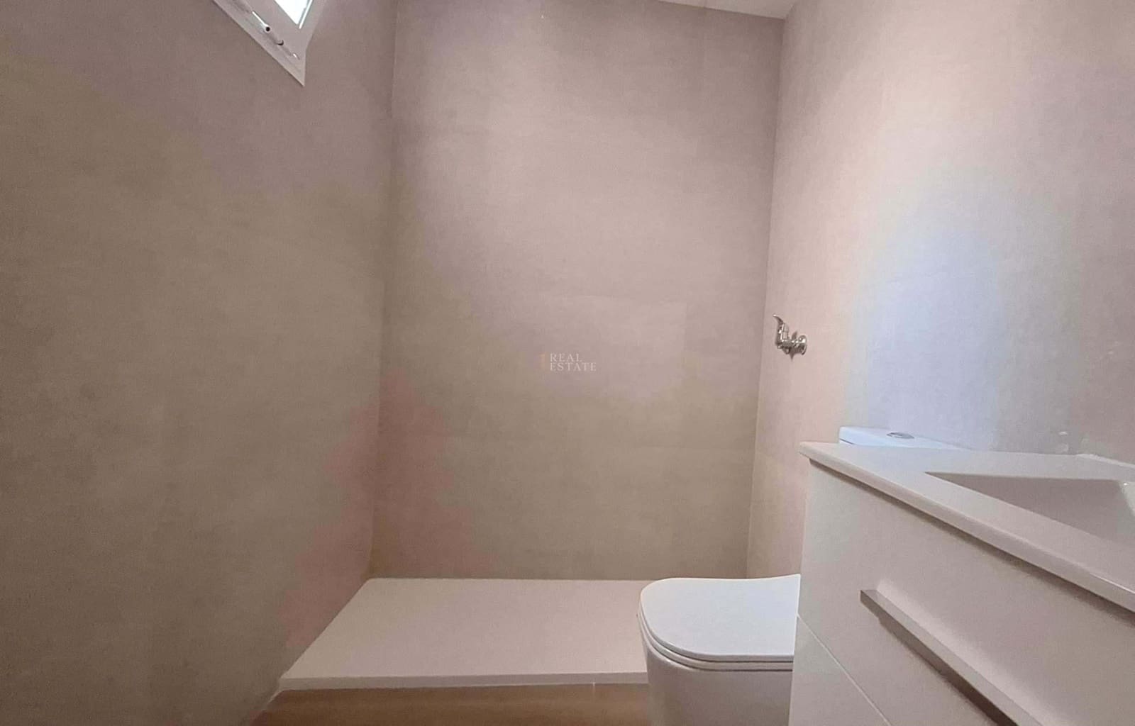 Casa de 3 habitaciones en Elche / Elx en venta - 186.000 € (Ref: 9496500)