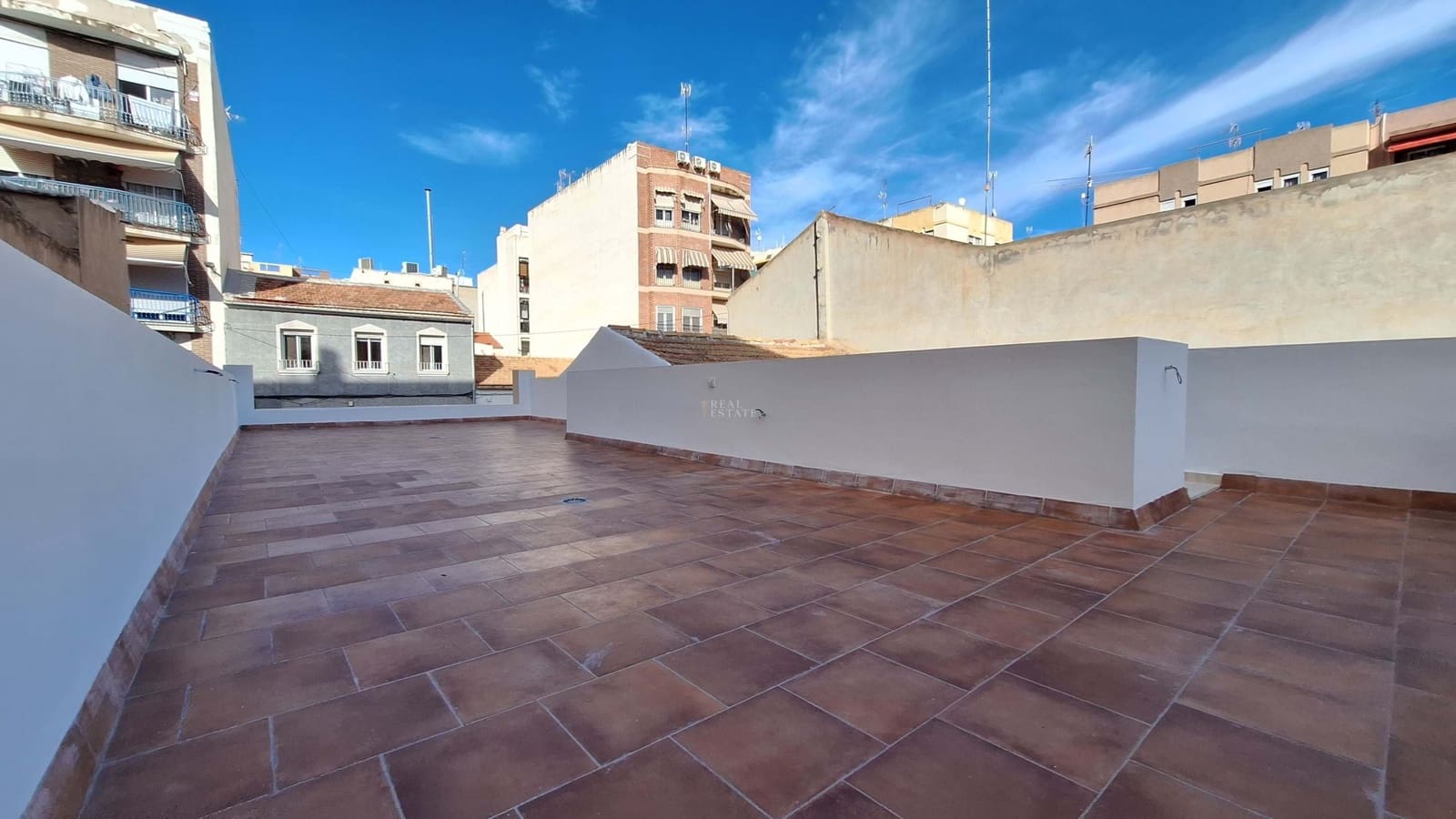 Casa de 3 habitaciones en Elche / Elx en venta - 186.000 € (Ref: 9496500)