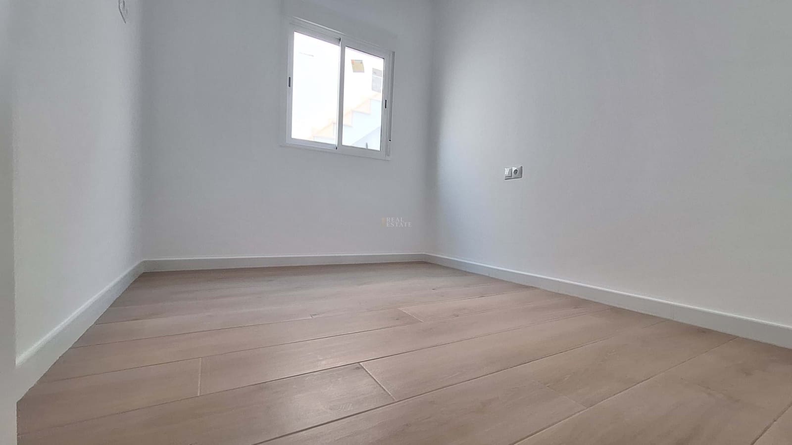 Casa de 3 habitaciones en Elche / Elx en venta - 186.000 € (Ref: 9496500)