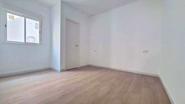 Casa de 3 habitaciones en Elche / Elx en venta - 186.000 € (Ref: 9496500)