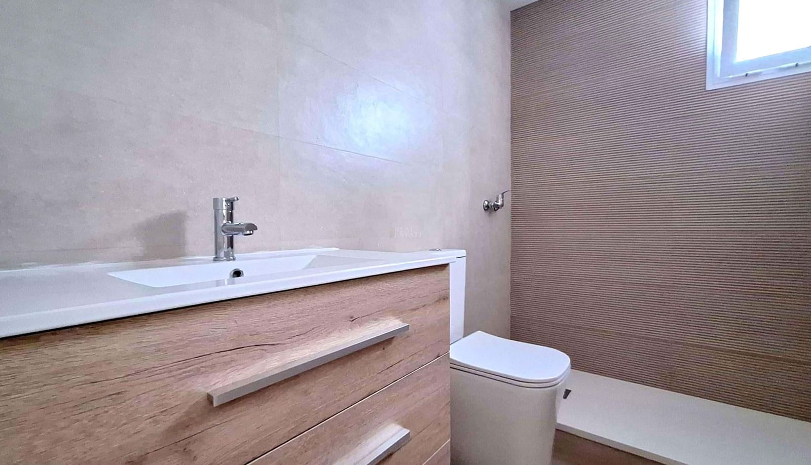 Casa de 3 habitaciones en Elche / Elx en venta - 186.000 € (Ref: 9496500)