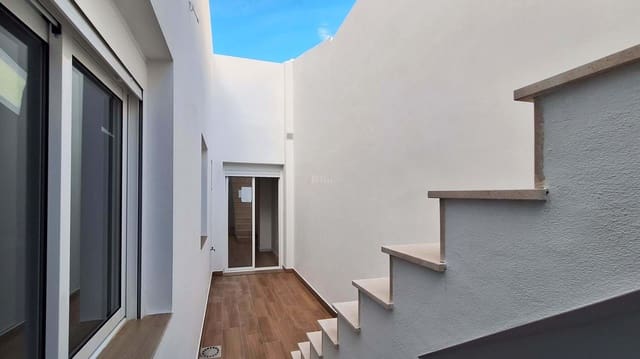Casa de 3 habitaciones en Elche / Elx en venta - 186.000 € (Ref: 9496500)
