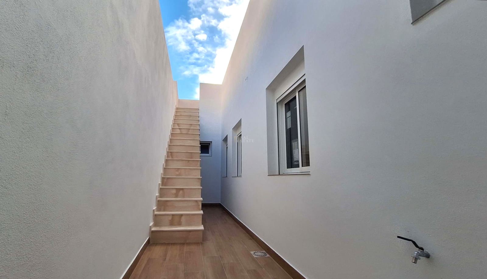 Casa de 3 habitaciones en Elche / Elx en venta - 186.000 € (Ref: 9496500)