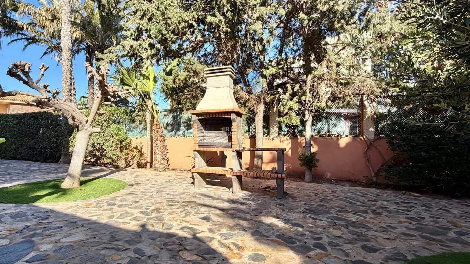 10 chambre Villa/Maison à vendre à La Manga del Mar Menor avec piscine garage - 1 500 000 € (Ref: 9503547)