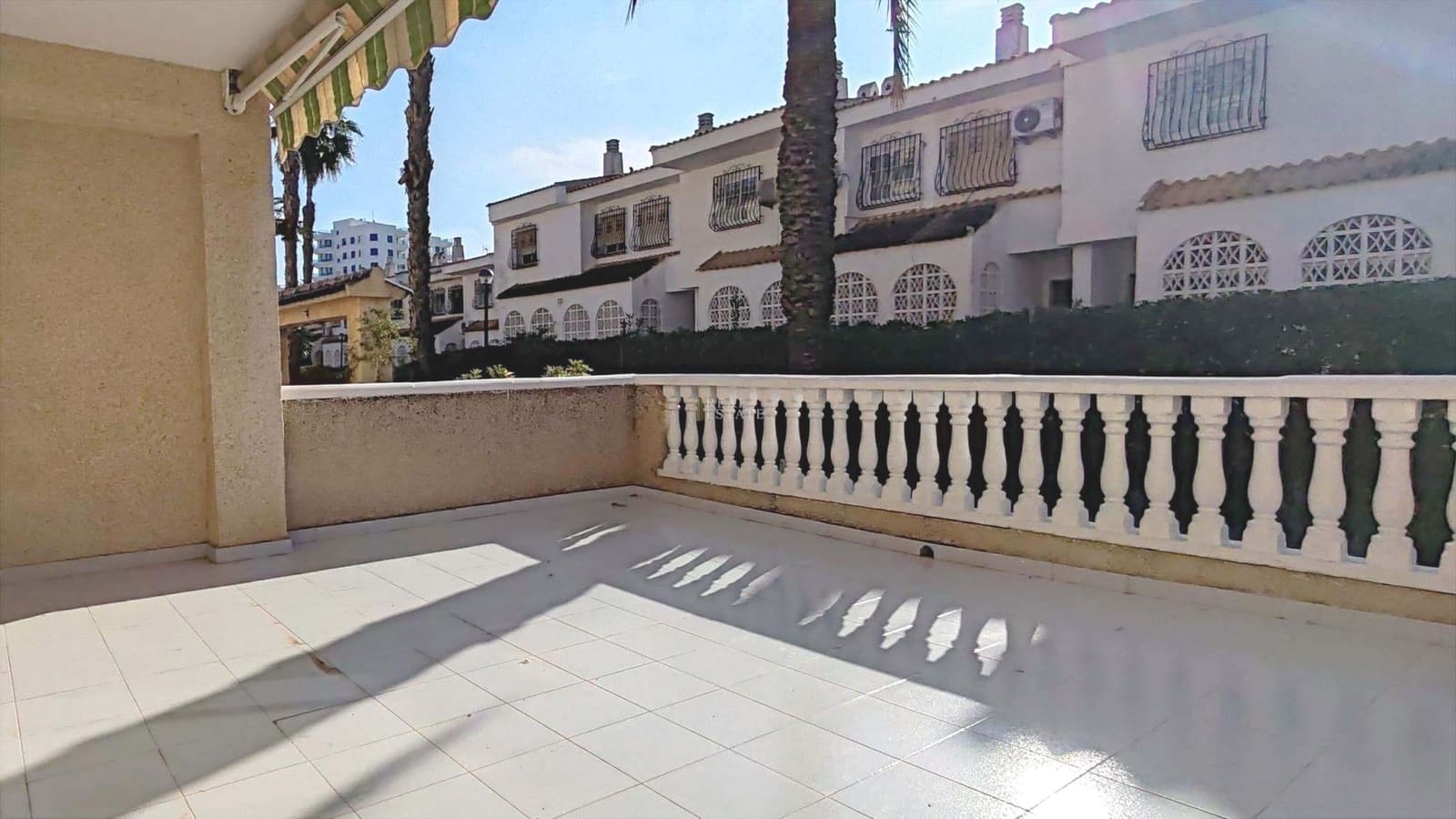 2 chambre Appartement à vendre à La Manga del Mar Menor avec piscine garage - 230 000 € (Ref: 9503548)