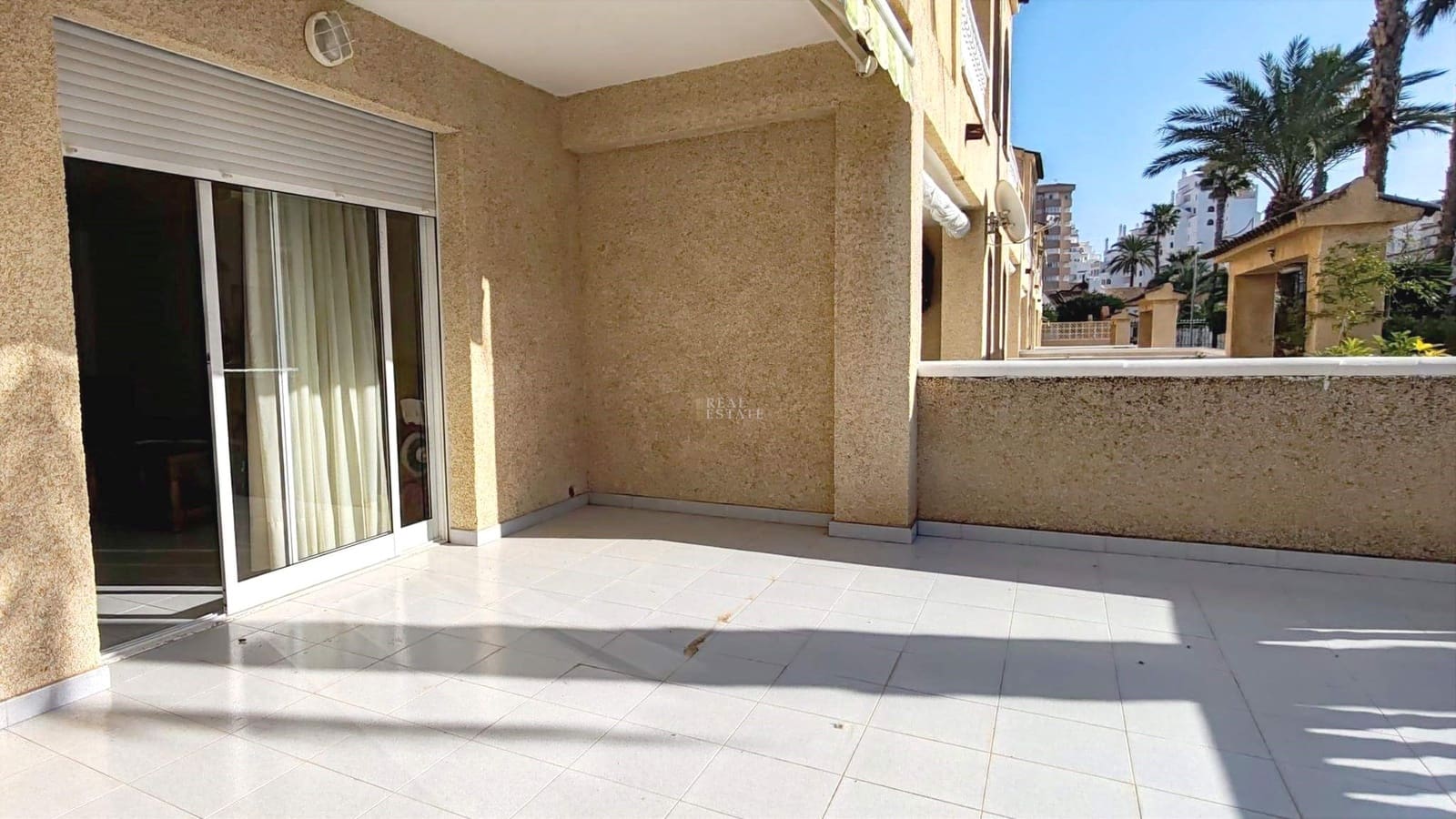 2 chambre Appartement à vendre à La Manga del Mar Menor avec piscine garage - 230 000 € (Ref: 9503548)