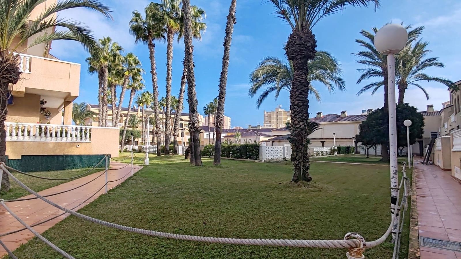 2 chambre Appartement à vendre à La Manga del Mar Menor avec piscine garage - 230 000 € (Ref: 9503548)