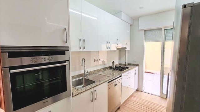 2 chambre Appartement à vendre à La Manga del Mar Menor avec piscine garage - 225 000 € (Ref: 9503548)