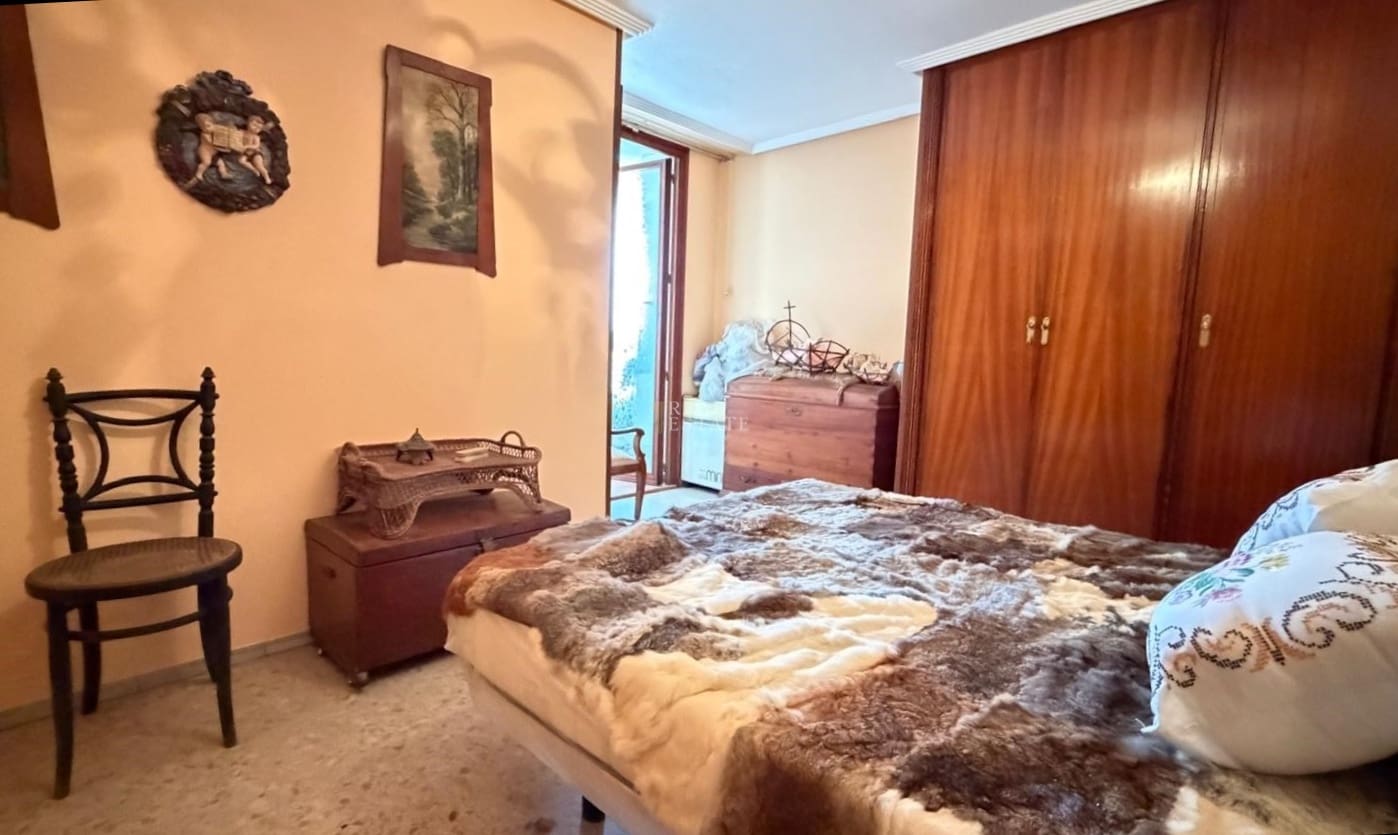 4 Zimmer Apartment zu verkaufen in Alicante / Alacant Stadt mit Pool Garage - 390.000 € (Ref: 9523485)