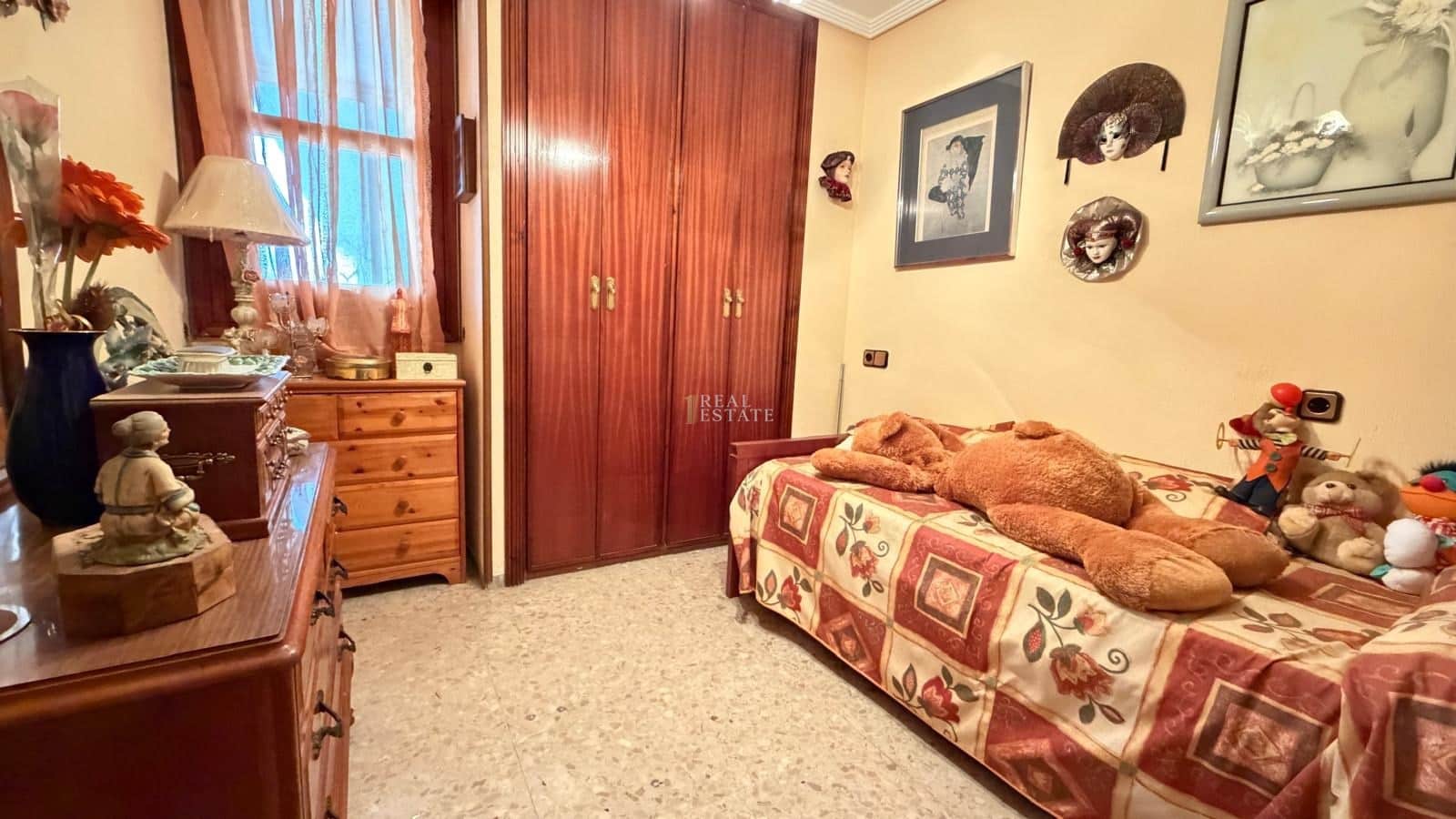 4 Zimmer Apartment zu verkaufen in Alicante / Alacant Stadt mit Pool Garage - 390.000 € (Ref: 9523485)