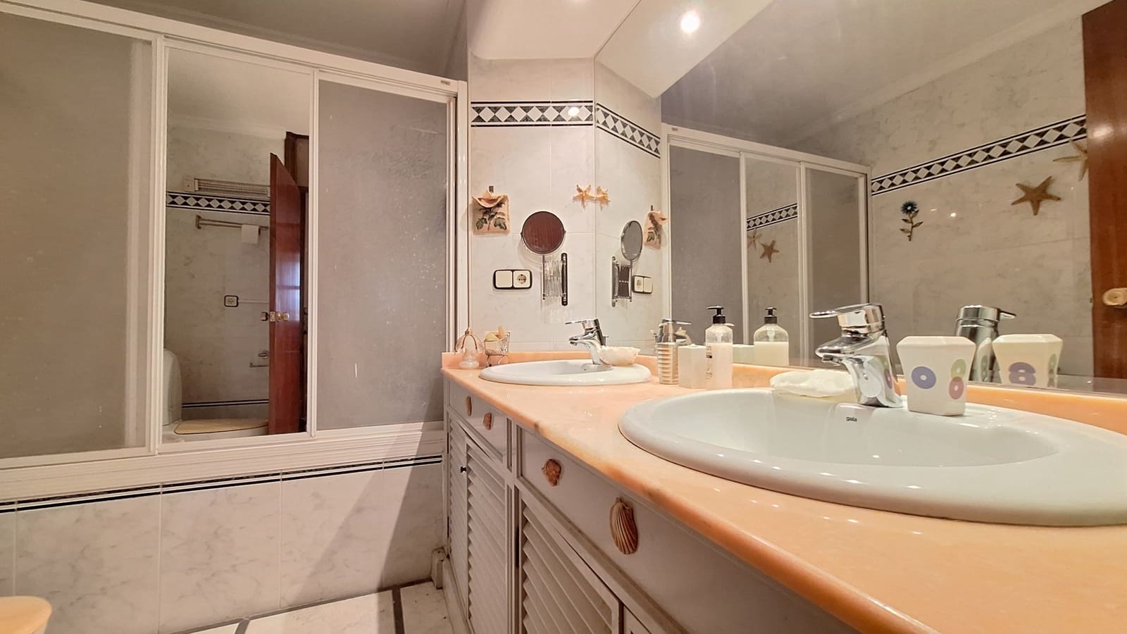 4 Zimmer Apartment zu verkaufen in Alicante / Alacant Stadt mit Pool Garage - 390.000 € (Ref: 9523485)