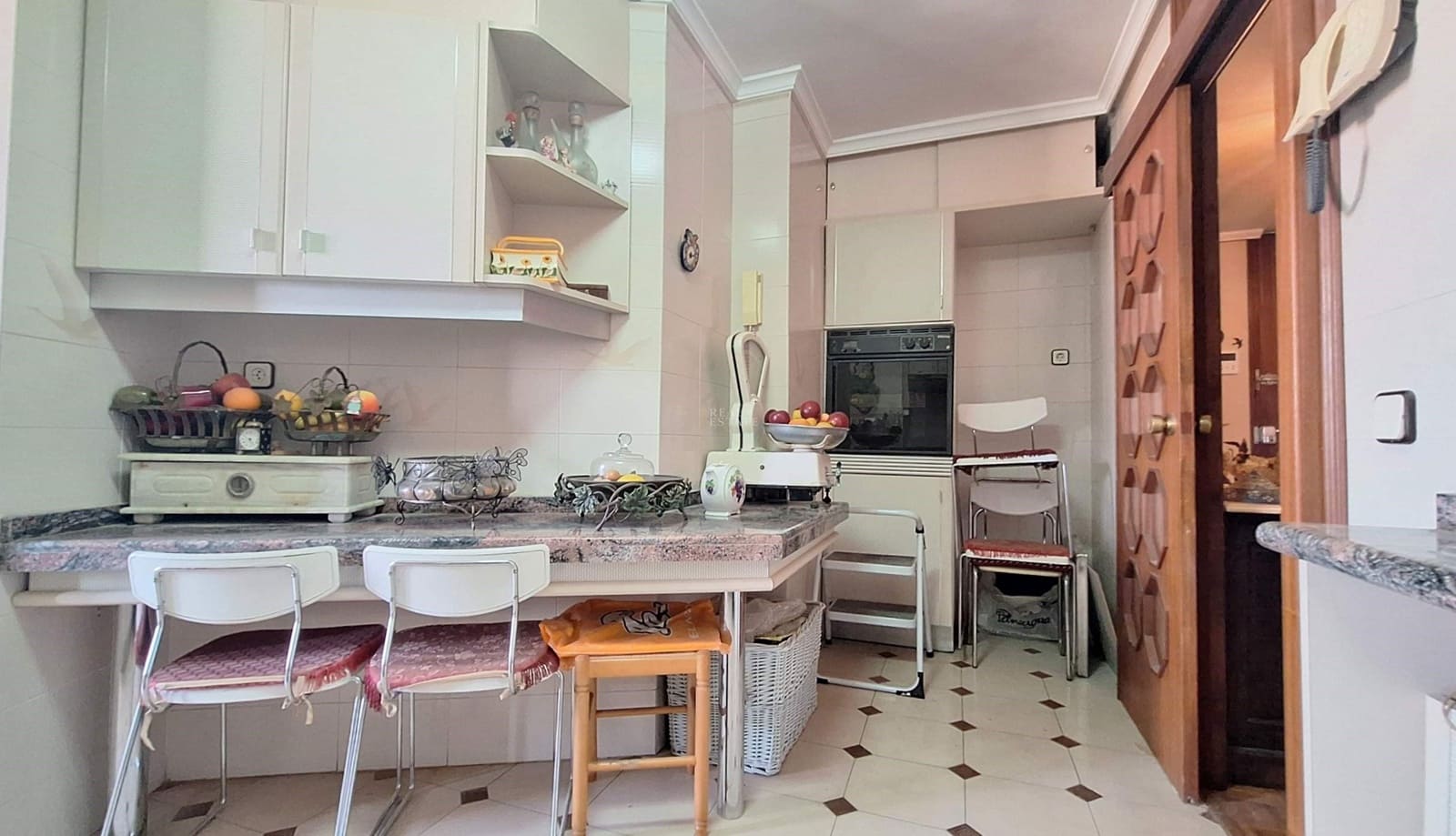 4 Zimmer Apartment zu verkaufen in Alicante / Alacant Stadt mit Pool Garage - 390.000 € (Ref: 9523485)