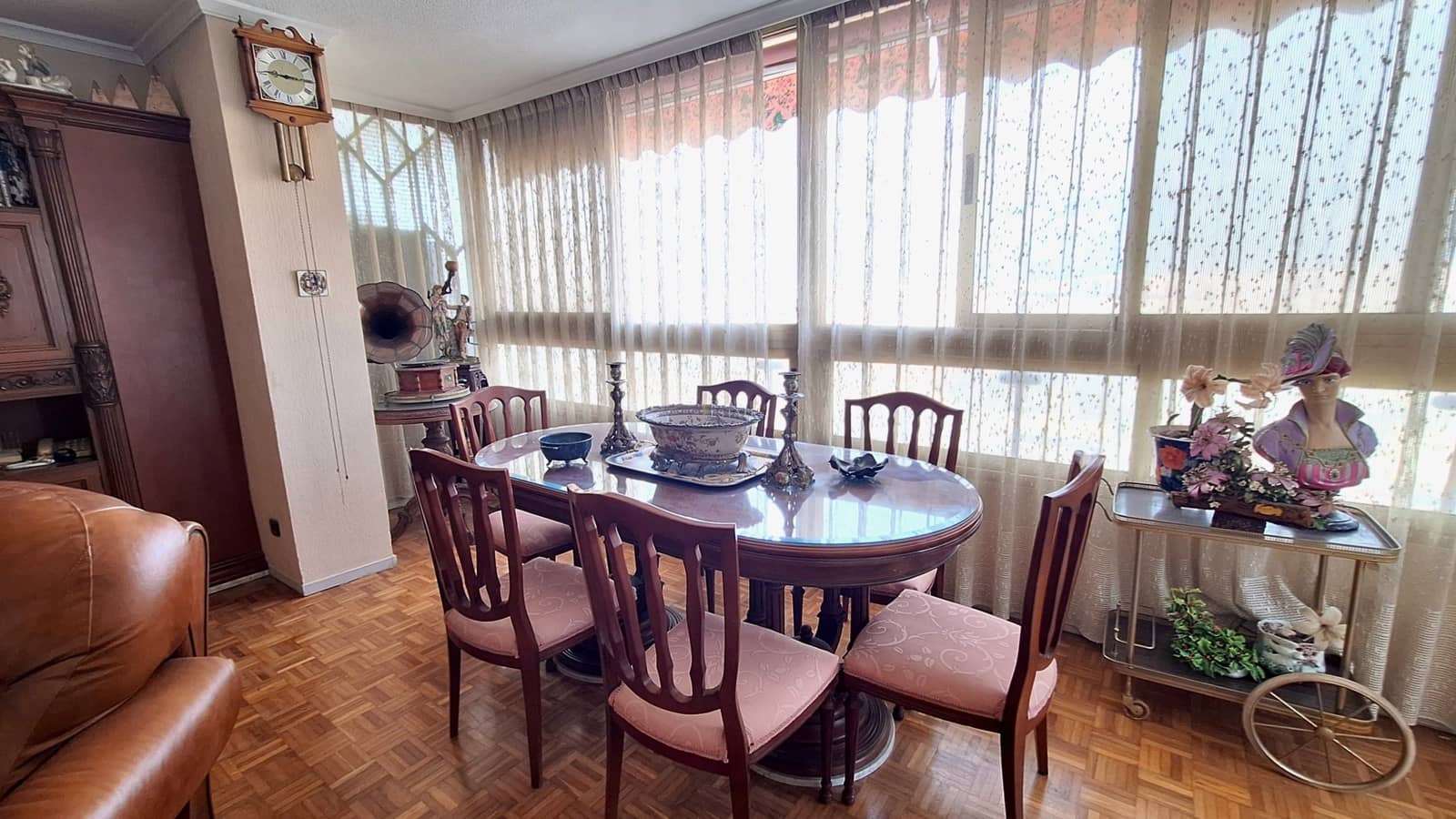 4 Zimmer Apartment zu verkaufen in Alicante / Alacant Stadt mit Pool Garage - 390.000 € (Ref: 9523485)