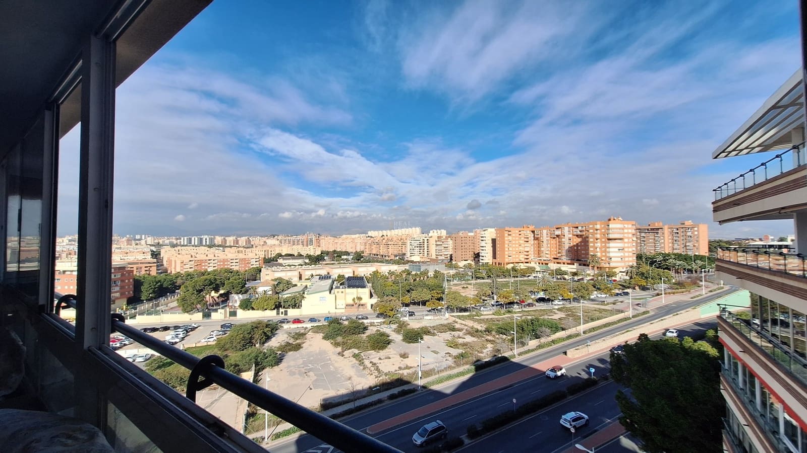 4 Zimmer Apartment zu verkaufen in Alicante / Alacant Stadt mit Pool Garage - 390.000 € (Ref: 9523485)