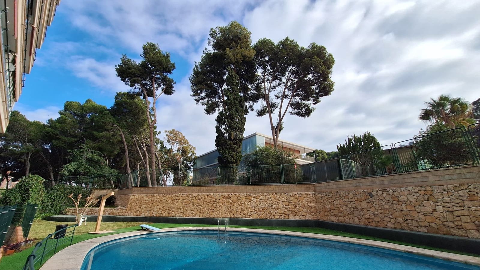 4 Zimmer Apartment zu verkaufen in Alicante / Alacant Stadt mit Pool Garage - 390.000 € (Ref: 9523485)