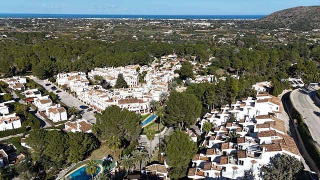 Apartamento de 2 habitaciones en Dénia en venta con piscina garaje - 187.500 € (Ref: 9535295)