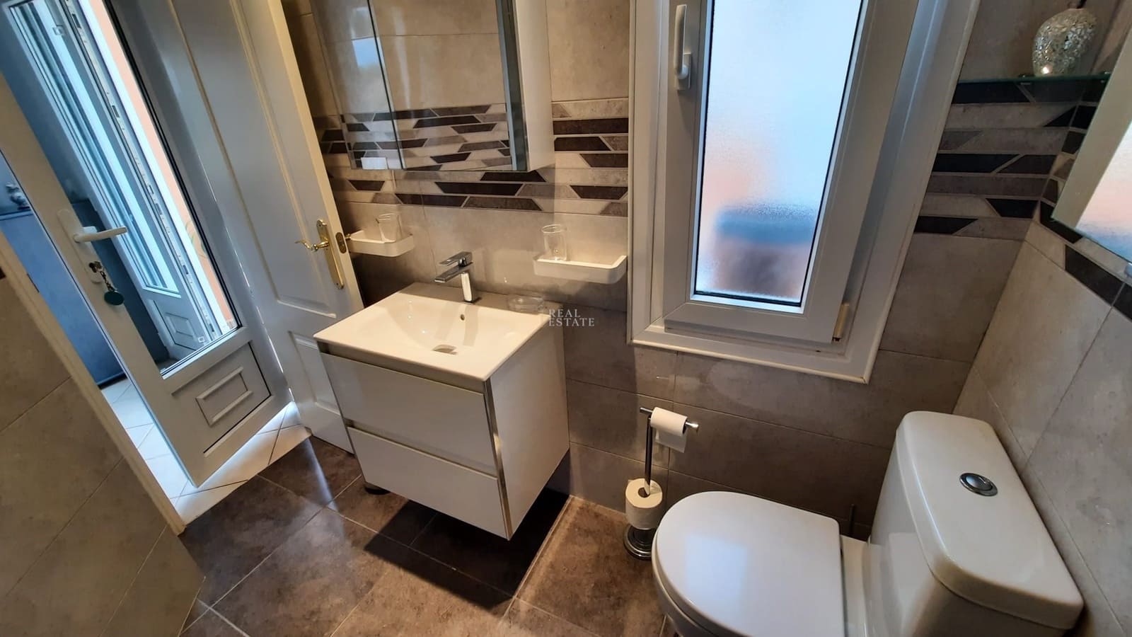 2 makuuhuone Omakotitalo myytävänä paikassa Oliva mukana uima-altaan 
autotalli - 229 950 € (Ref: 9542098)