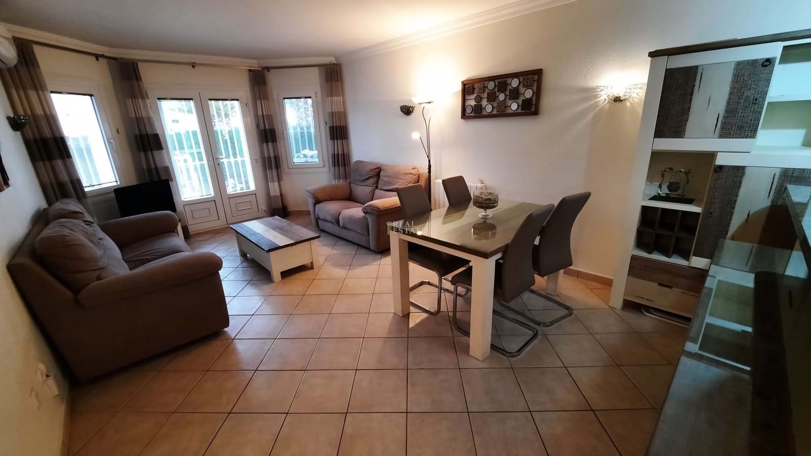 2 makuuhuone Omakotitalo myytävänä paikassa Oliva mukana uima-altaan 
autotalli - 229 950 € (Ref: 9542098)