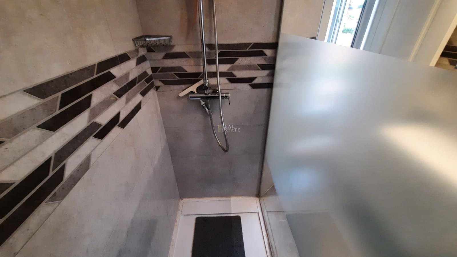 2 makuuhuone Omakotitalo myytävänä paikassa Oliva mukana uima-altaan 
autotalli - 229 950 € (Ref: 9542098)