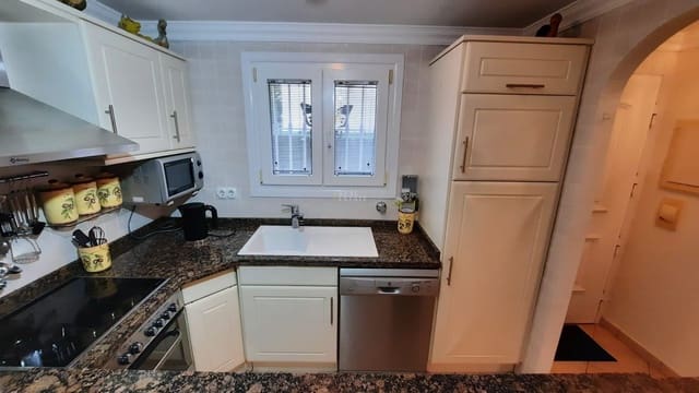 2 makuuhuone Omakotitalo myytävänä paikassa Oliva mukana uima-altaan 
autotalli - 229 950 € (Ref: 9542098)