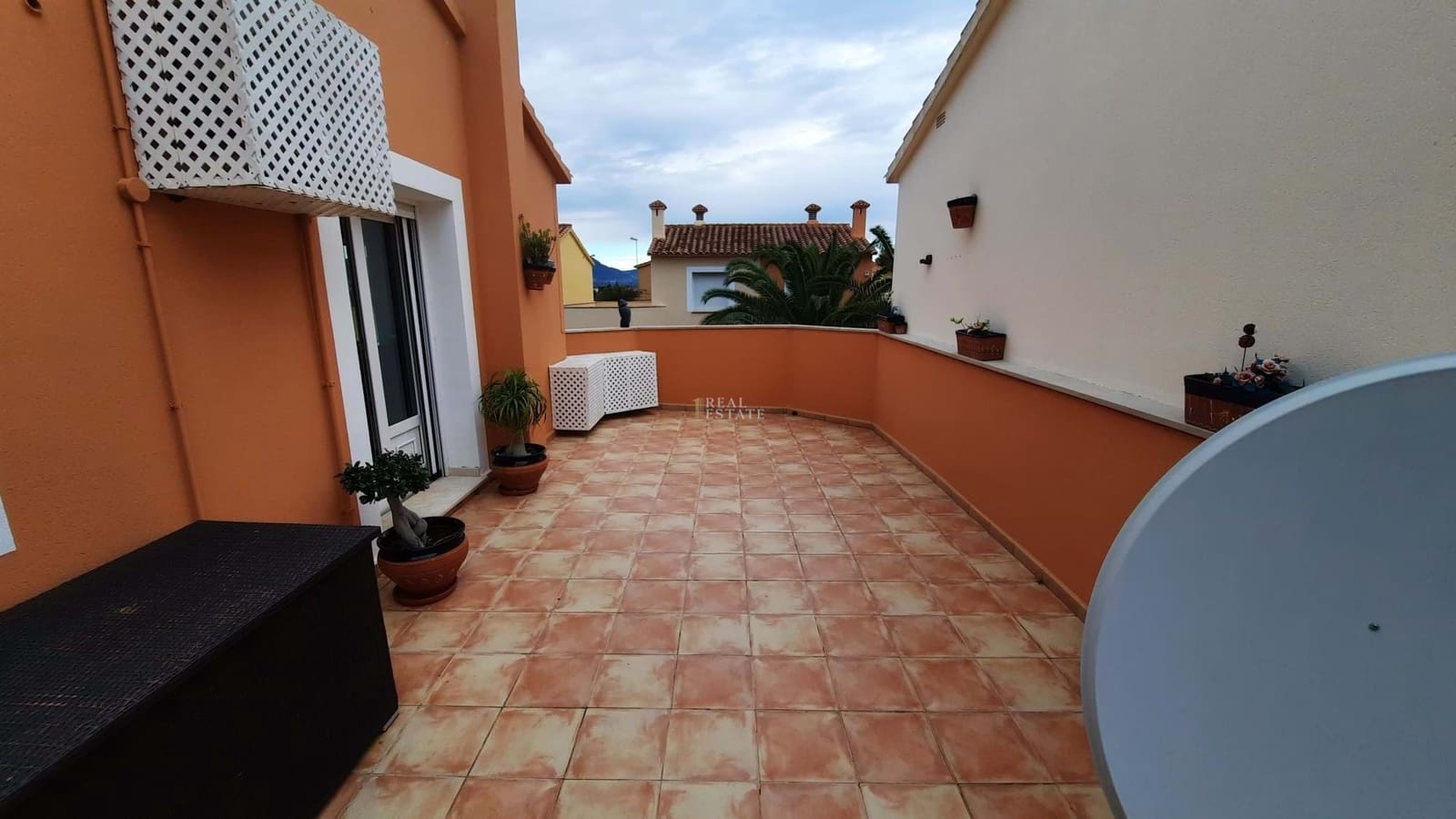 2 makuuhuone Omakotitalo myytävänä paikassa Oliva mukana uima-altaan 
autotalli - 229 950 € (Ref: 9542098)