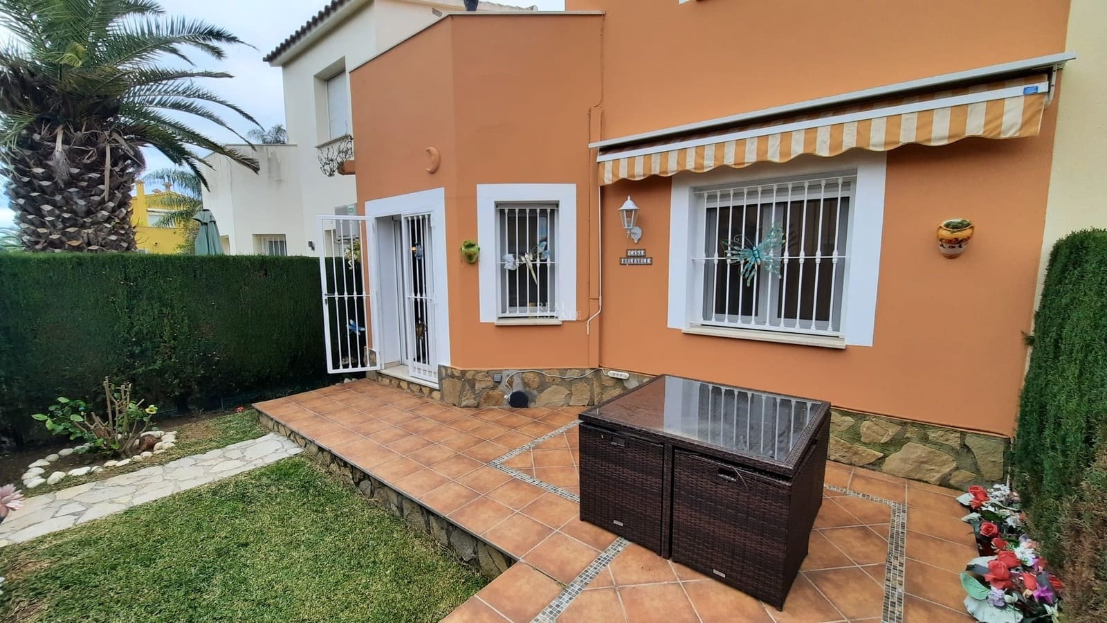 2 makuuhuone Omakotitalo myytävänä paikassa Oliva mukana uima-altaan 
autotalli - 229 950 € (Ref: 9542098)