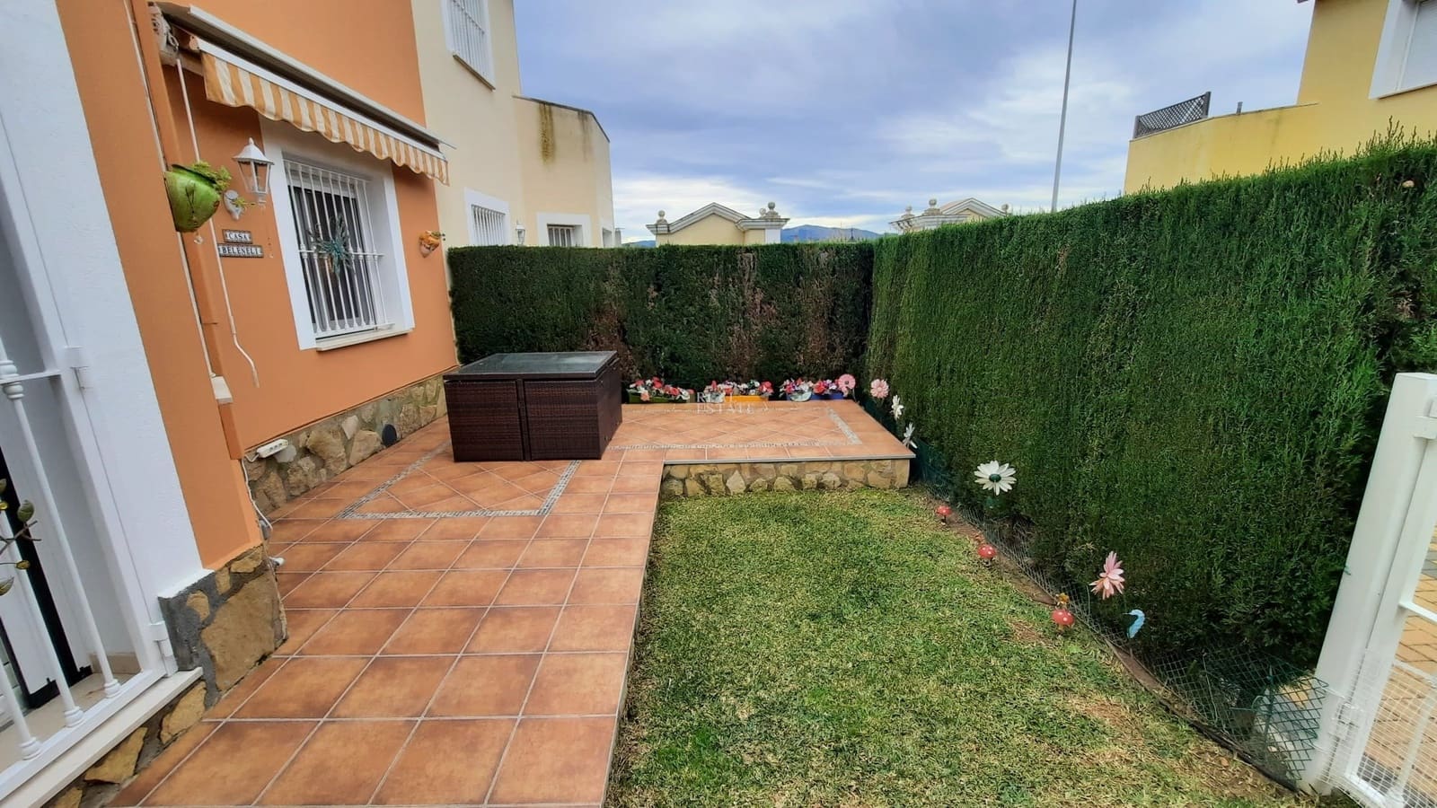 2 makuuhuone Omakotitalo myytävänä paikassa Oliva mukana uima-altaan 
autotalli - 229 950 € (Ref: 9542098)