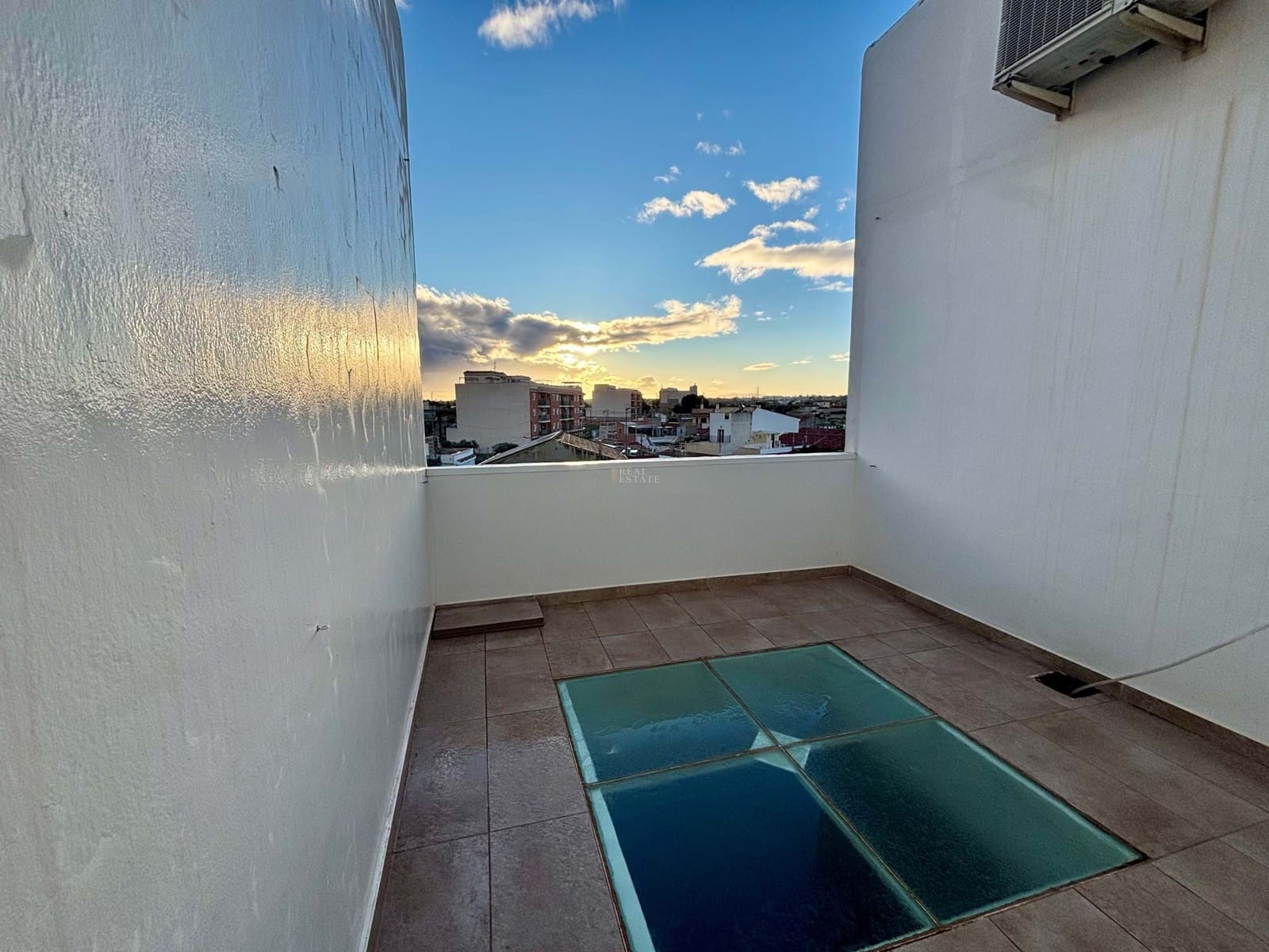 3 makuuhuone Kattohuoneisto myytävänä paikassa El Campello - 324 900 € (Ref: 9548619)