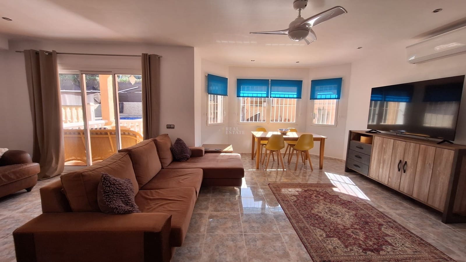 4 soveværelse Villa til salg i Alfaz del Pi / L'Alfas del Pi med swimmingpool garage - € 495.000 (Ref: 9570244)