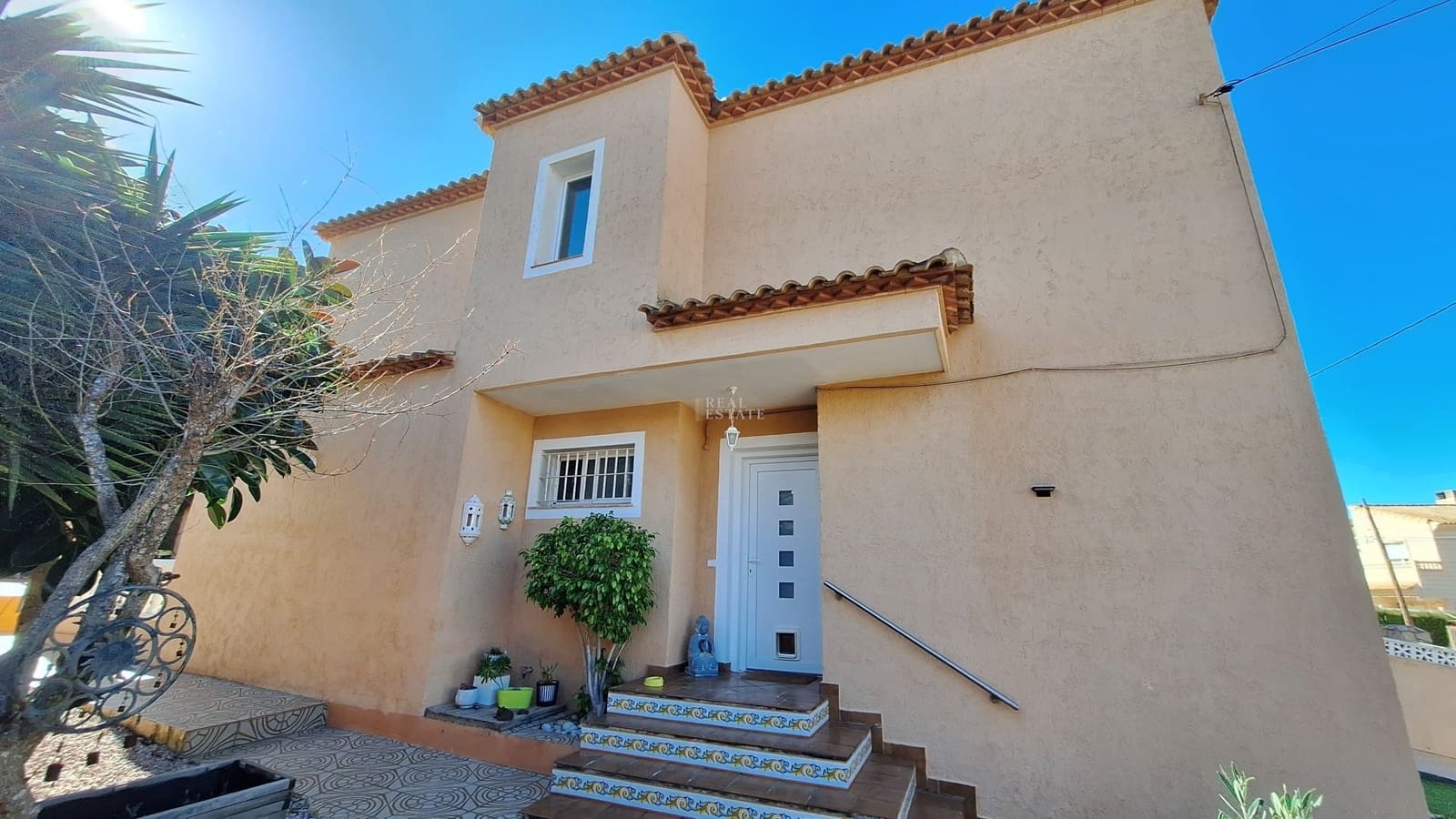 4 soveværelse Villa til salg i Alfaz del Pi / L'Alfas del Pi med swimmingpool garage - € 495.000 (Ref: 9570244)