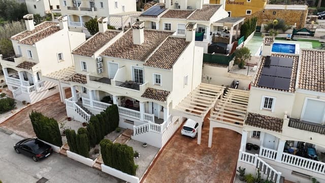 3 soverom Hus til salgs i Calpe / Calp med svømmebasseng - € 279 950 (Ref: 9570348)