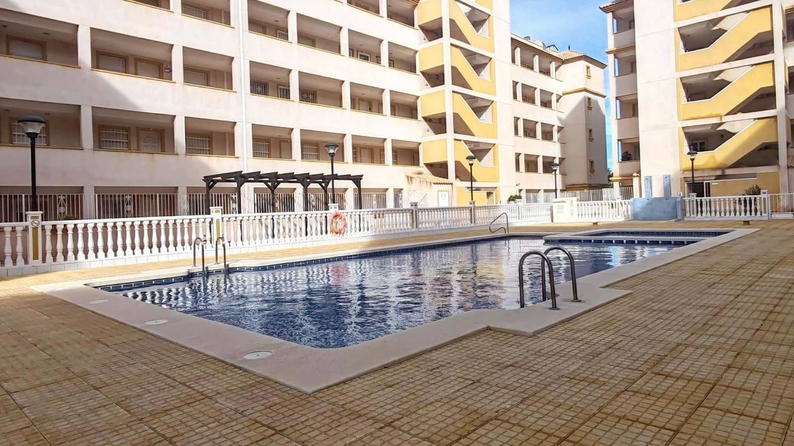 2 chambre Appartement à vendre à Mar de Cristal avec piscine - 130 000 € (Ref: 9571646)