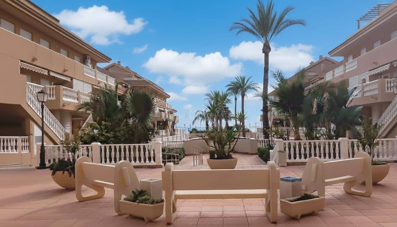3 Zimmer Apartment zu verkaufen in La Manga del Mar Menor mit Pool Garage - 175.000 € (Ref: 9575018)