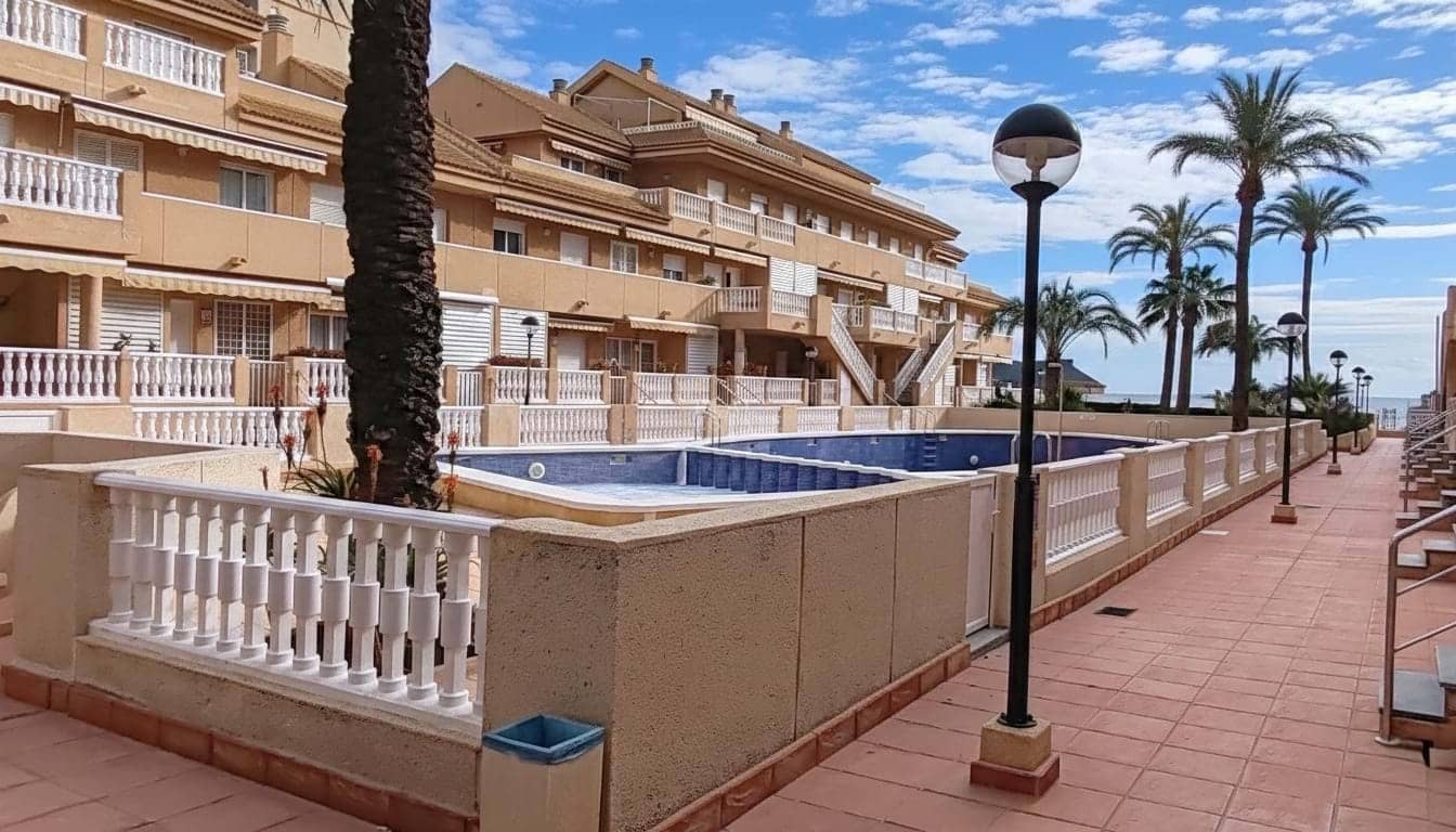 3 Zimmer Apartment zu verkaufen in La Manga del Mar Menor mit Pool Garage - 175.000 € (Ref: 9575018)