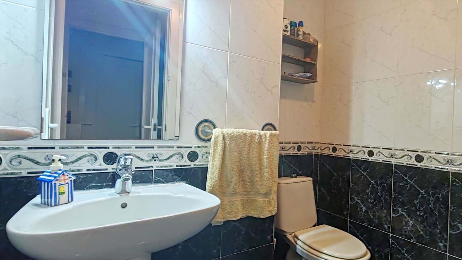 2 chambre Appartement à vendre à La Manga del Mar Menor avec piscine garage - 160 000 € (Ref: 9575130)