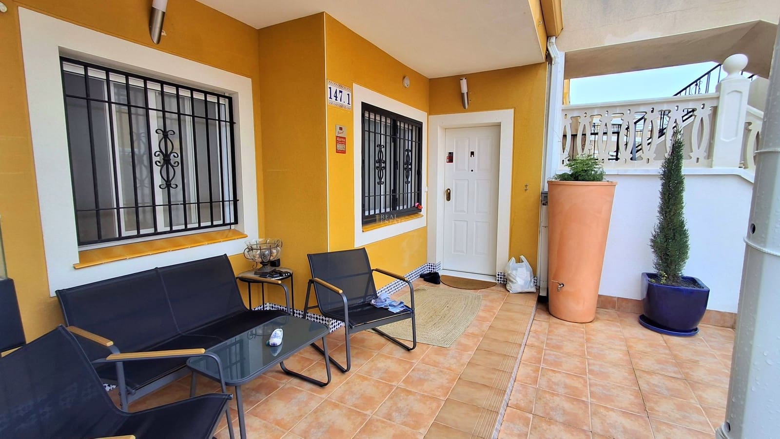 3 sypialnia Bungalow na sprzedaż w Elche / Elx z basenem garażem - 360 000 € (Ref: 9575131)