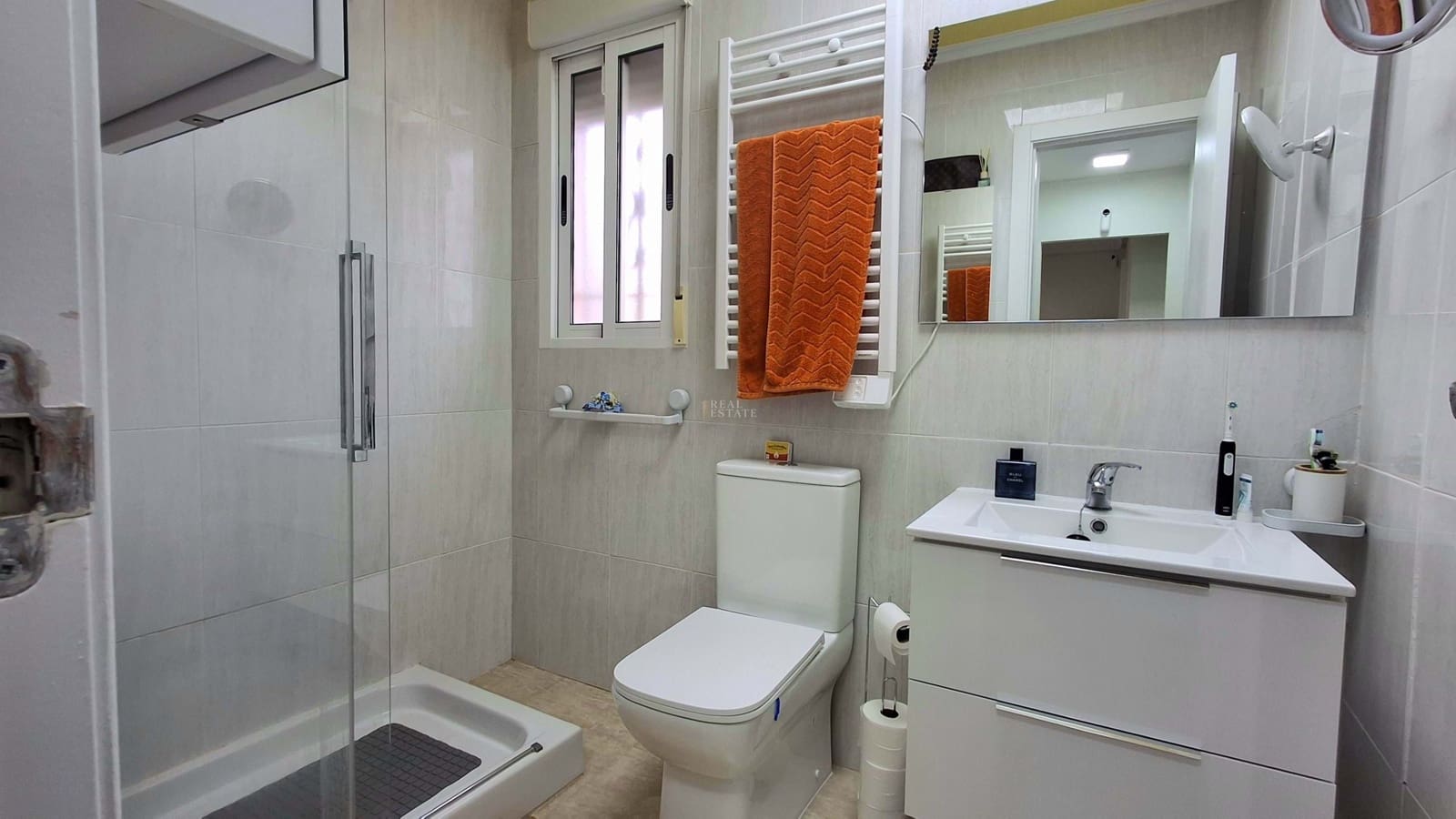 3 sypialnia Bungalow na sprzedaż w Elche / Elx z basenem garażem - 360 000 € (Ref: 9575131)