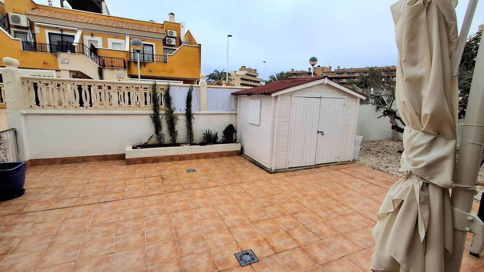 3 sypialnia Bungalow na sprzedaż w Elche / Elx z basenem garażem - 360 000 € (Ref: 9575131)