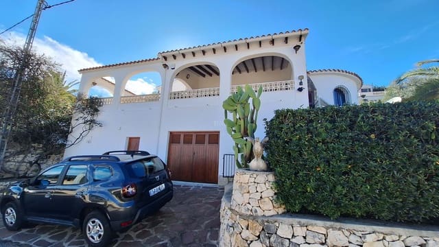4 bedroom Villa for sale in Orba with pool garage - € 449,950 (Ref: 9583427)