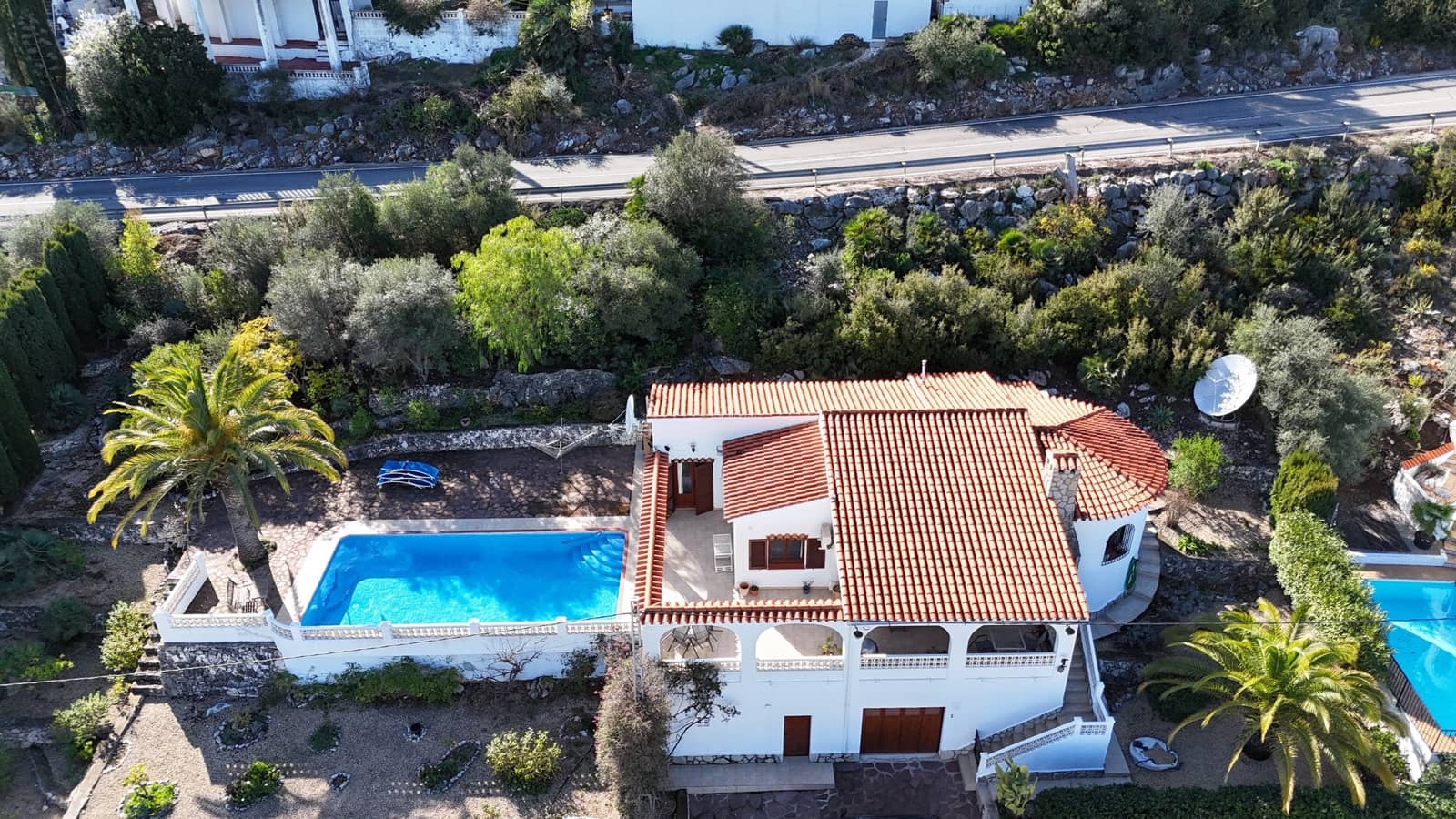 4 bedroom Villa for sale in Orba with pool garage - € 449,950 (Ref: 9583427)