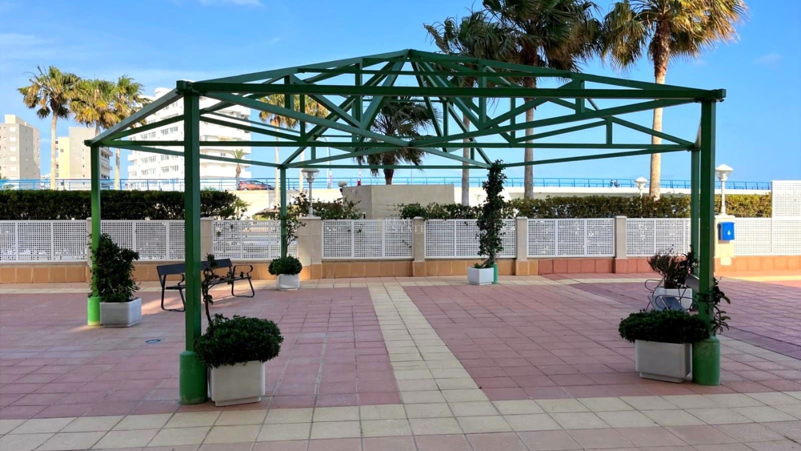 1 quarto Apartamento para venda em La Manga del Mar Menor com piscina garagem - 135 000 € (Ref: 9585058)