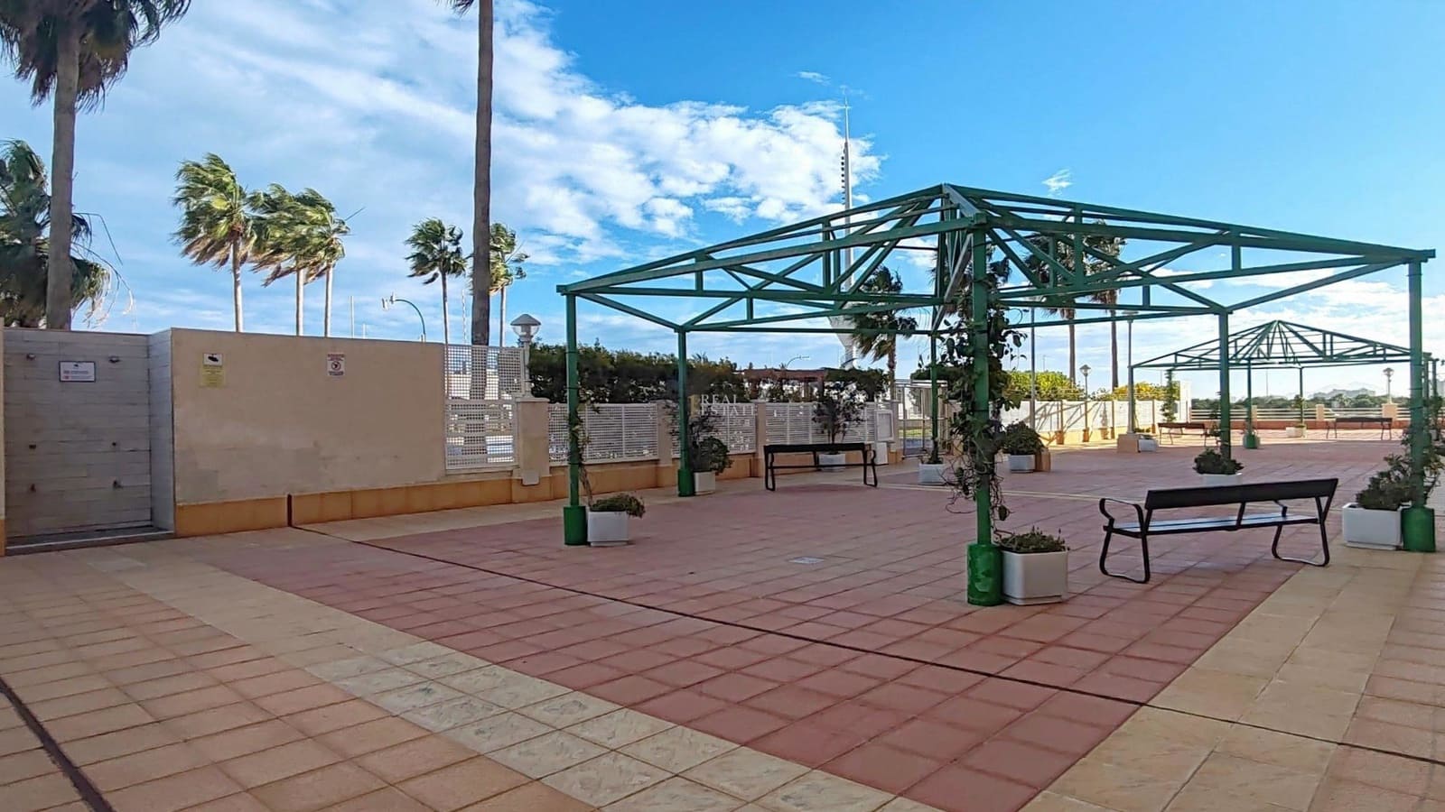 1 quarto Apartamento para venda em La Manga del Mar Menor com piscina garagem - 135 000 € (Ref: 9585058)