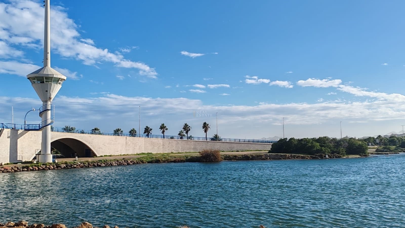 1 quarto Apartamento para venda em La Manga del Mar Menor com piscina garagem - 135 000 € (Ref: 9585058)