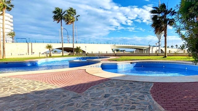 1 quarto Apartamento para venda em La Manga del Mar Menor com piscina garagem - 135 000 € (Ref: 9585058)