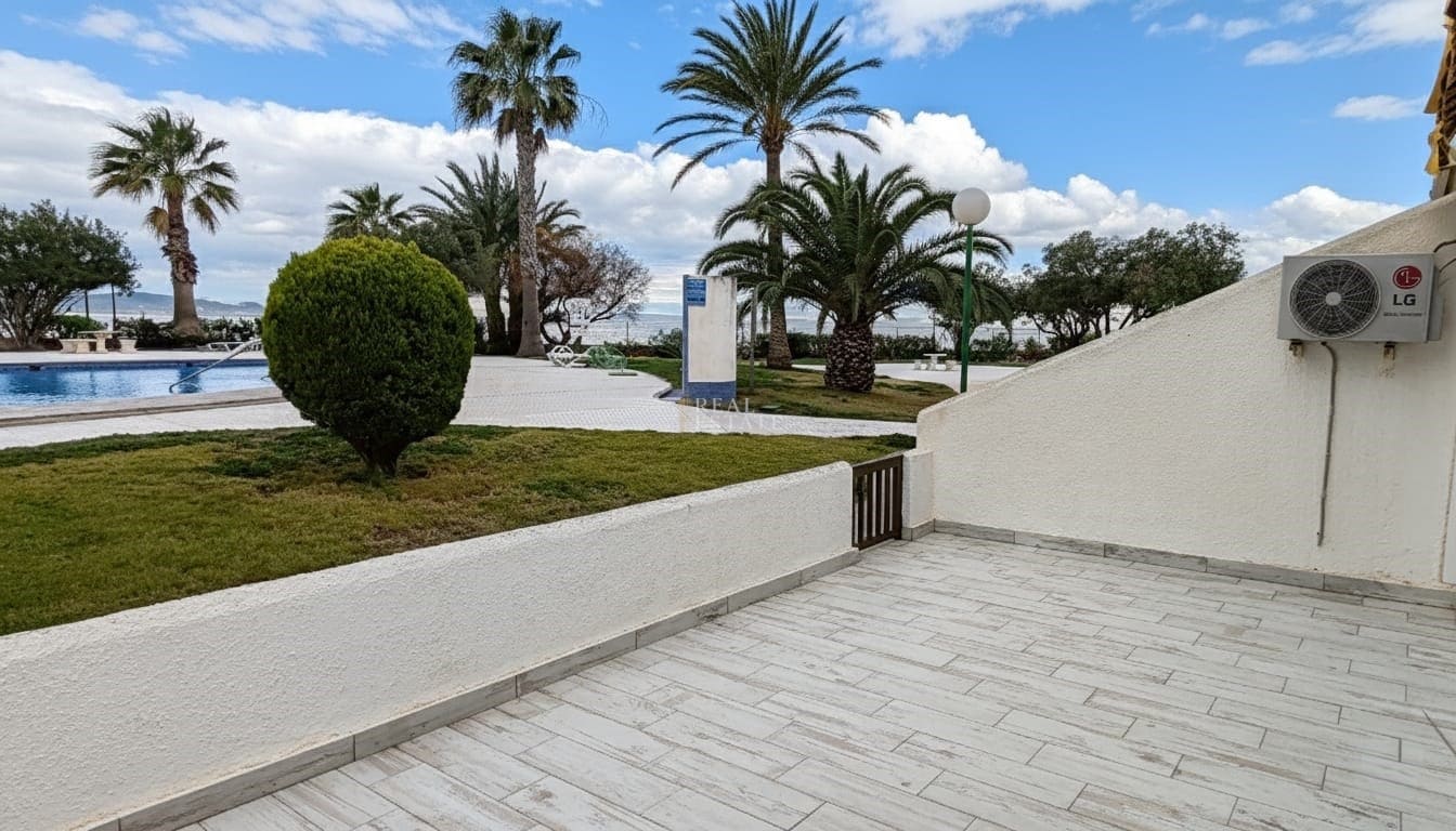 2 chambre Appartement à vendre à La Manga del Mar Menor avec piscine garage - 149 500 € (Ref: 9585206)