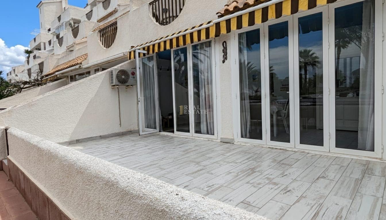 2 chambre Appartement à vendre à La Manga del Mar Menor avec piscine garage - 149 500 € (Ref: 9585206)