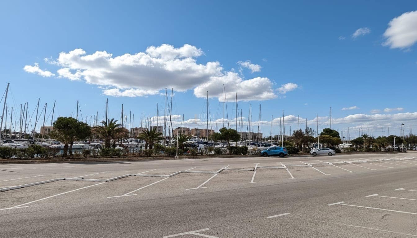 2 chambre Appartement à vendre à La Manga del Mar Menor avec piscine garage - 149 500 € (Ref: 9585206)