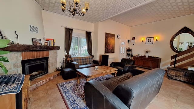 3 makuuhuone Huvila myytävänä paikassa Barx mukana uima-altaan 
autotalli - 345 000 € (Ref: 9598399)