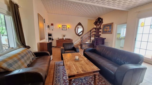 3 makuuhuone Huvila myytävänä paikassa Barx mukana uima-altaan 
autotalli - 345 000 € (Ref: 9598399)